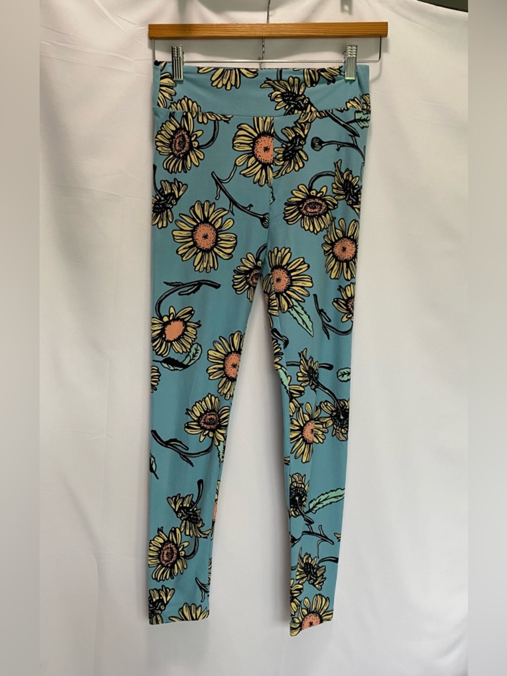 Lularoe Light Blue Floral Leggings with Multicolor Logo Tag one size